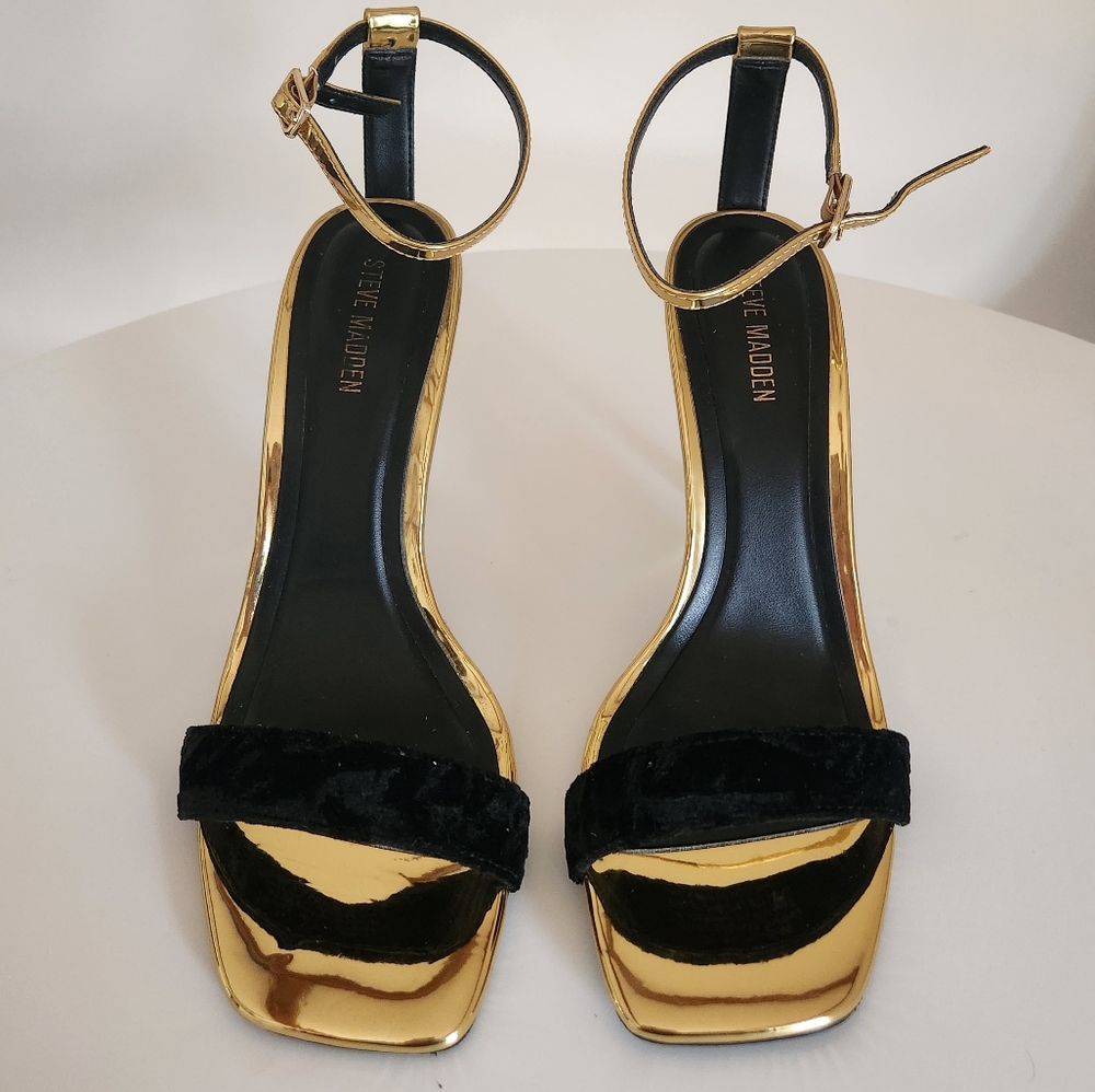 Steve Madden Luxedo Gold and Black Ankle Strap Sandals Size 8.5